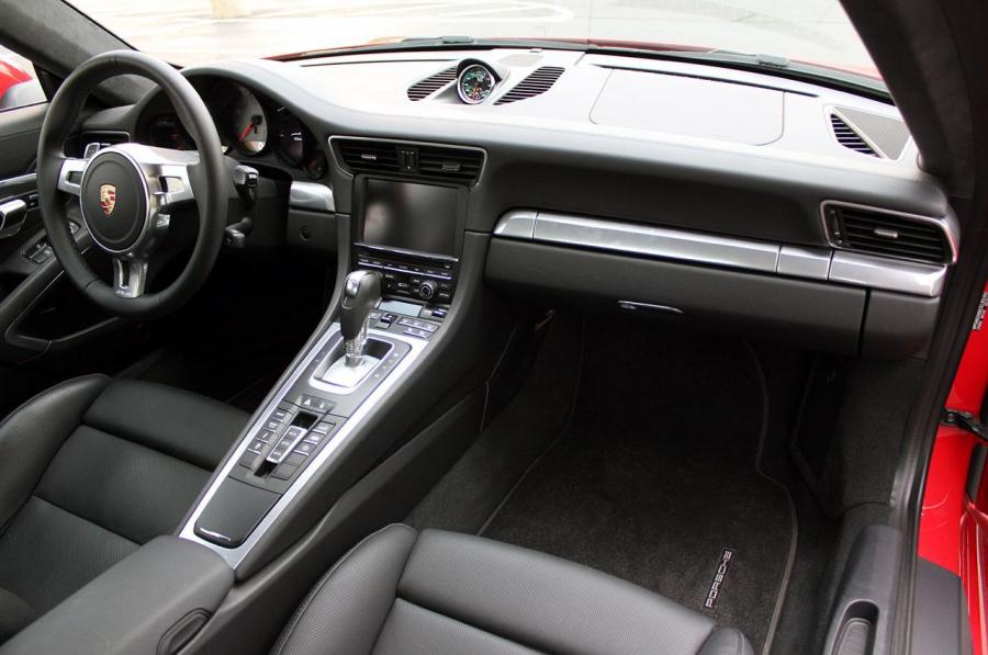  Porsche 911 Carrera S 2013 года  (фото 28 из 51)